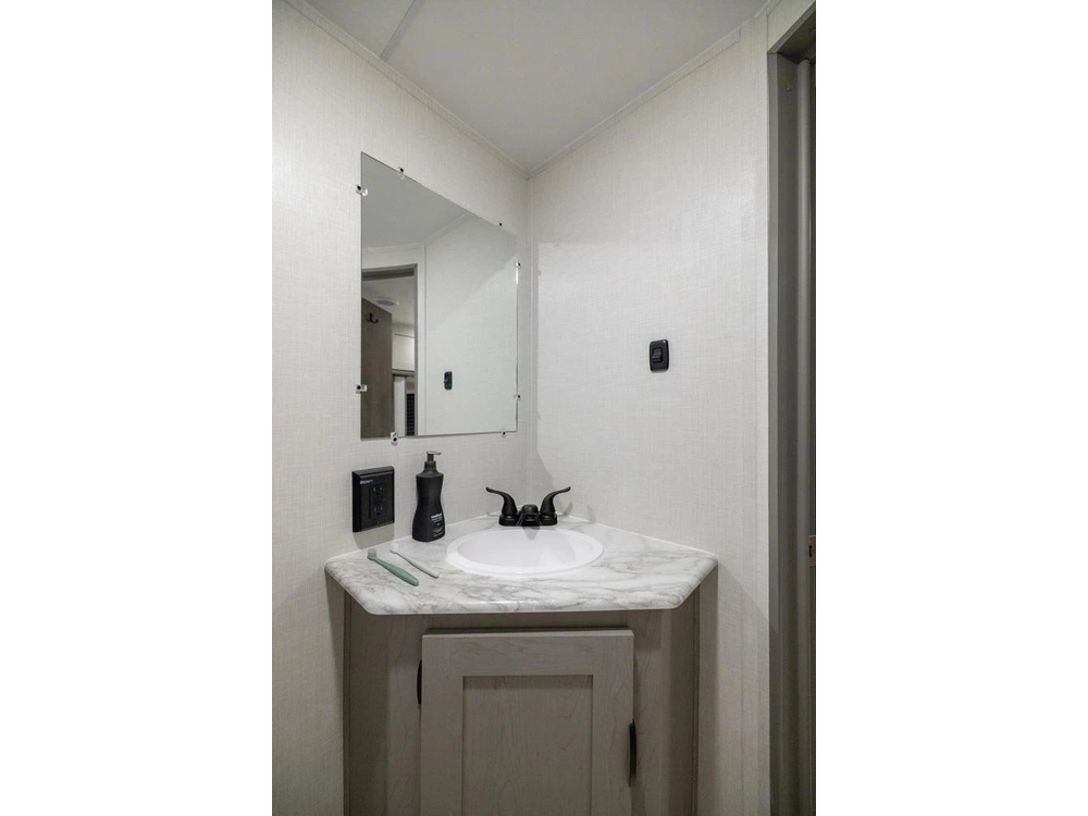 2026 Forest River Viking 26bh alt