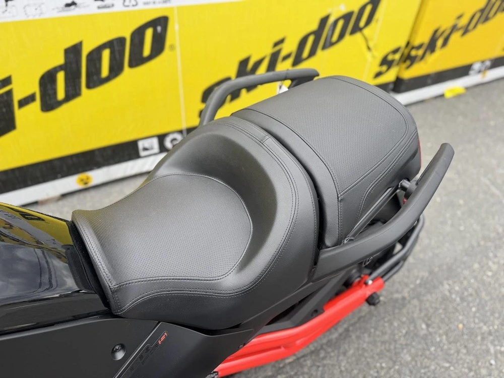 Can-am F3-s 2025 alt