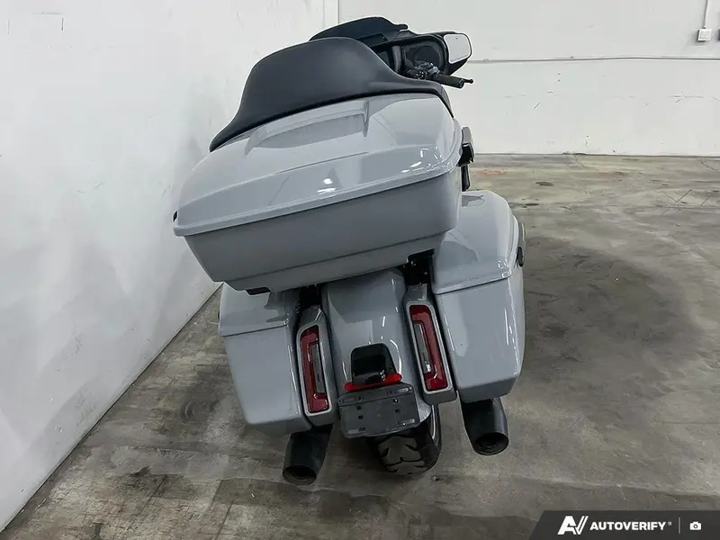 2025 Harley-Davidson FLHX - Street Glide® thumbnail 4