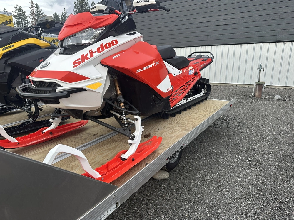 2020 Ski-doo Summit Expert 850 165 Shot alt