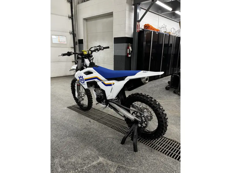 2023 Husqvarna FC 450 HERITAGE thumbnail 4