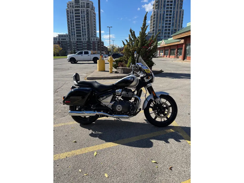 2024 Royal Enfield SUPER METEOR 650 INTERSTELLAR