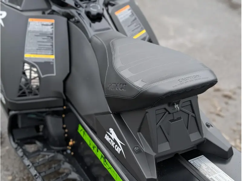 2026 Arctic Cat ZR 858 137 SP ES CN GRN G8 DISPLAY | ⚡ Comparable Polaris Indy XR & Ski-Doo MXZ XRS ⚡ |