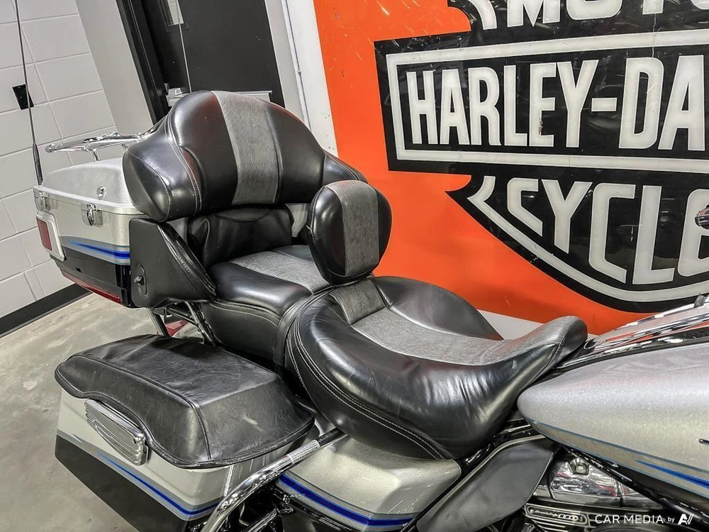 2009 Harley-davidson Flhtcuse Cvo Ultra Classic alt