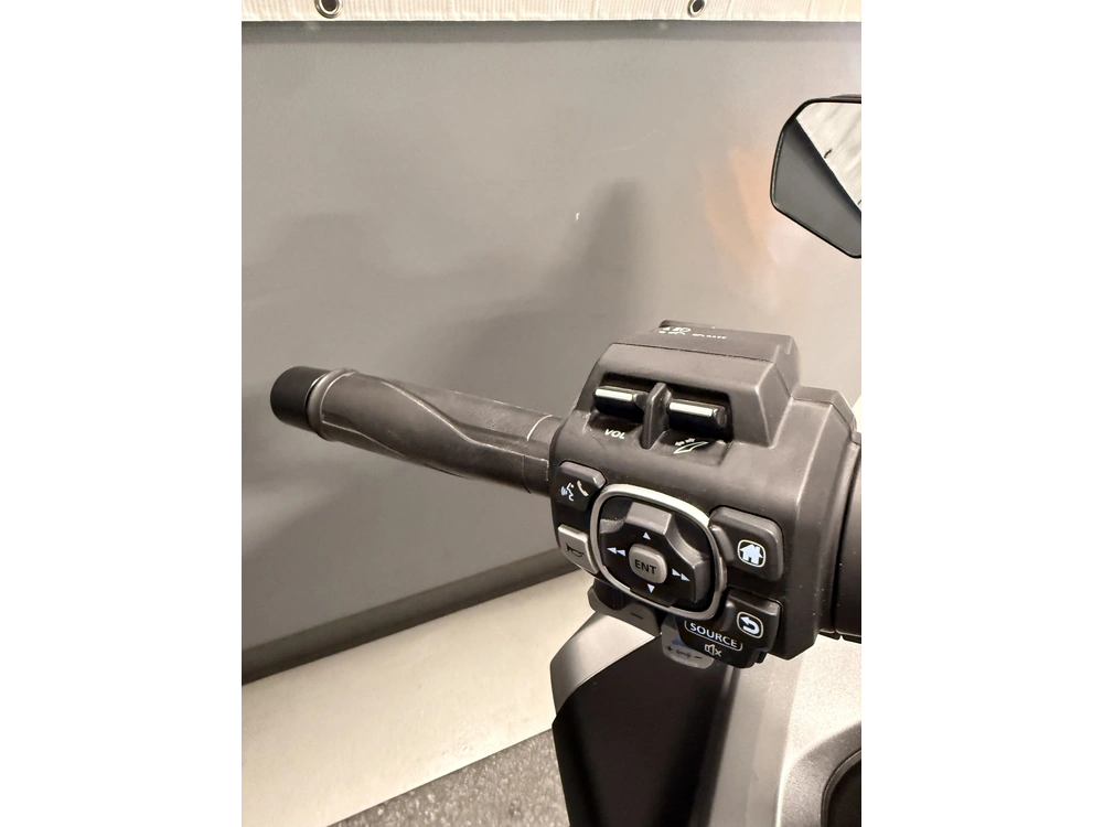 Honda Gold Wing Tour Dct Goldwing Tour Automatique Dct 2025 alt