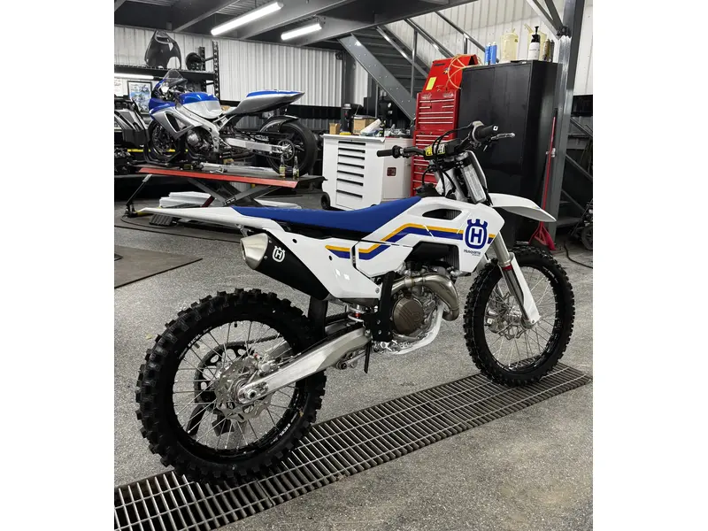 2023 Husqvarna FC 450 HERITAGE thumbnail 2