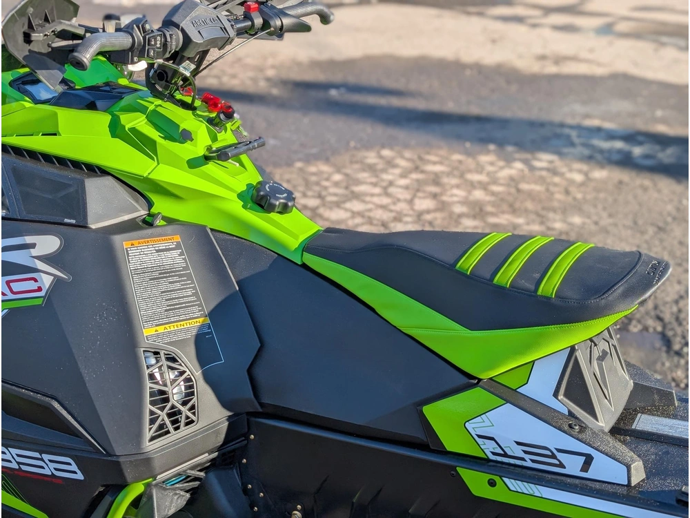 2026 Arctic Cat Zr 858 137 Rxc Es Us Grn | ⚡ Comparable Polaris Indy Xr & Ski-doo Mxz Xrs ⚡ | alt
