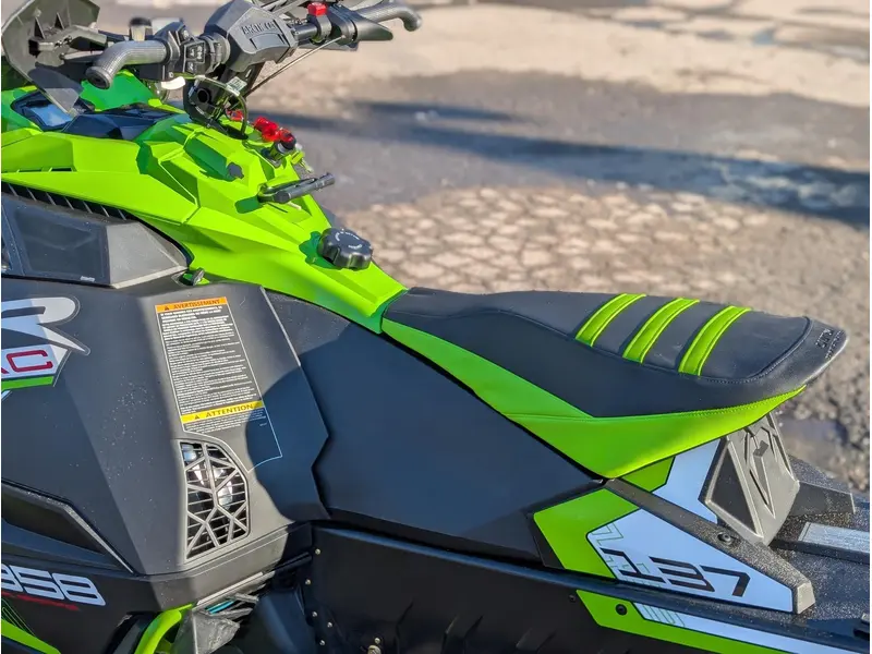 2026 Arctic Cat ZR 858 137 RXC ES US GRN | ⚡ Comparable Polaris Indy XR & Ski-Doo MXZ XRS ⚡ |