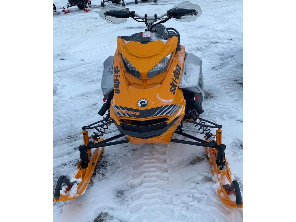 2019 Ski-doo Renegade® X-rs® 850 E-tec Ripsaw 1.25 W/adj. Pkg. alt