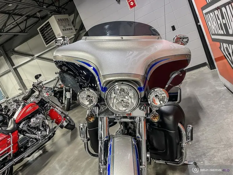 2009 Harley-Davidson FLHTCUSE CVO ULTRA CLASSIC thumbnail 20