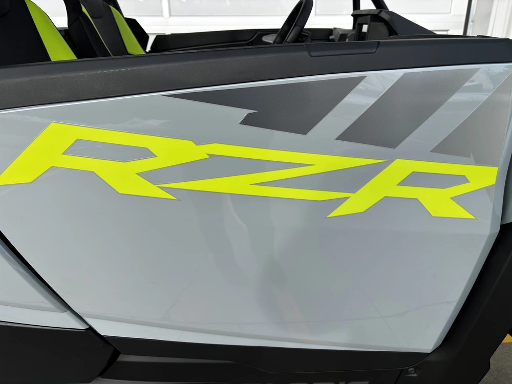 2025 Polaris Rzr Xp 4 1000 Ultimate alt