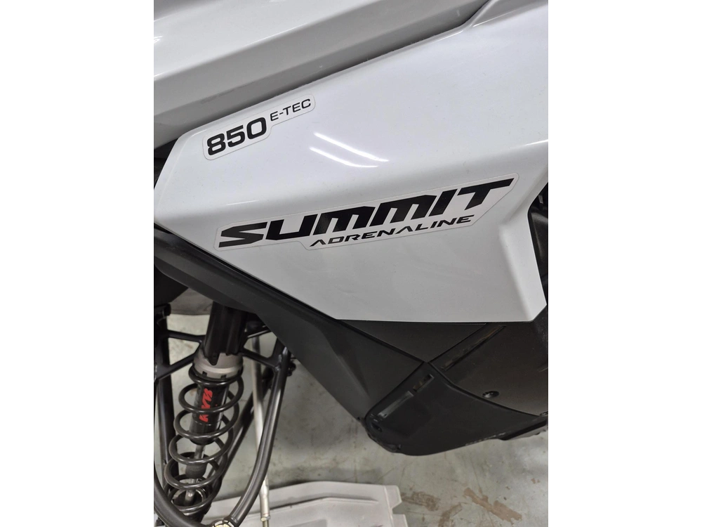 2025 Ski-doo Summit Adrenaline 154" 2.5 alt
