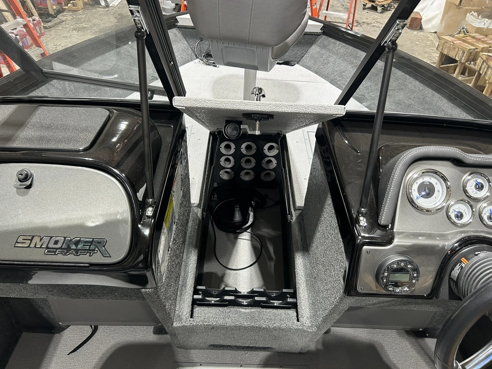 Smokercraft Pro Angler Xl 182 2026 alt