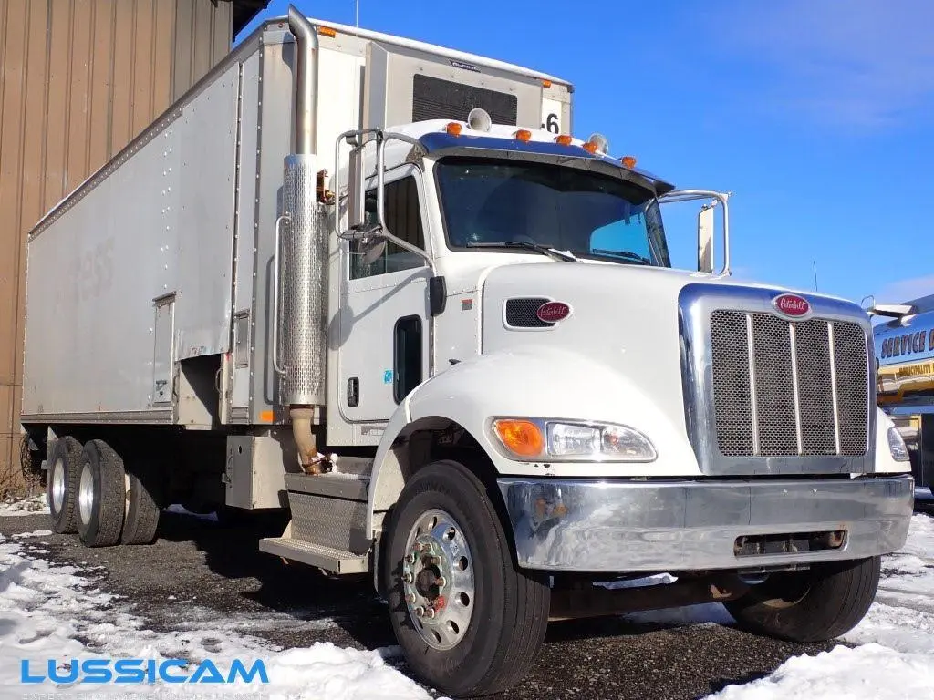 2019 Peterbilt 348
