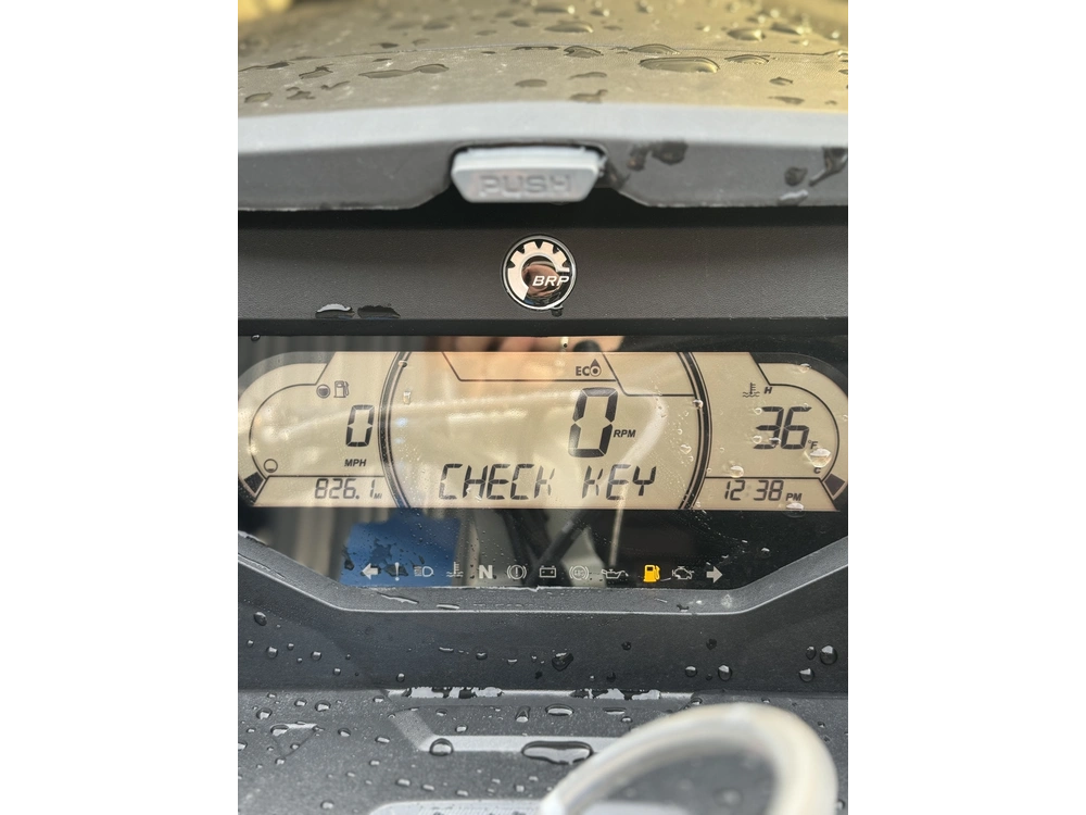 2025 Ski-doo Renegade X 900 R alt