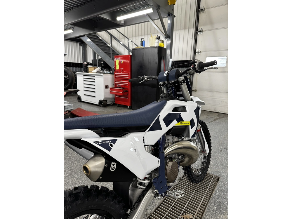 Husqvarna Tc 250 2026 alt