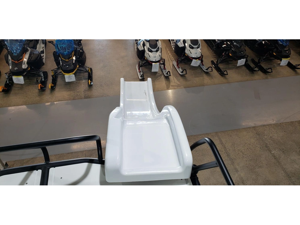 Bennington Marine 25lsrtdst 2023 alt