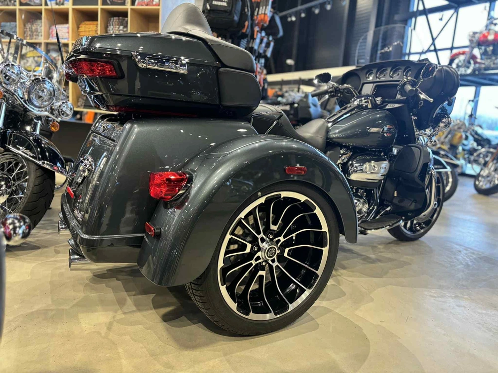 Harley-davidson Triglide Ultra Flhtcutg 2025 alt