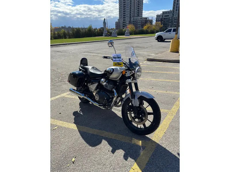 2024 Royal Enfield SUPER METEOR 650 INTERSTELLAR