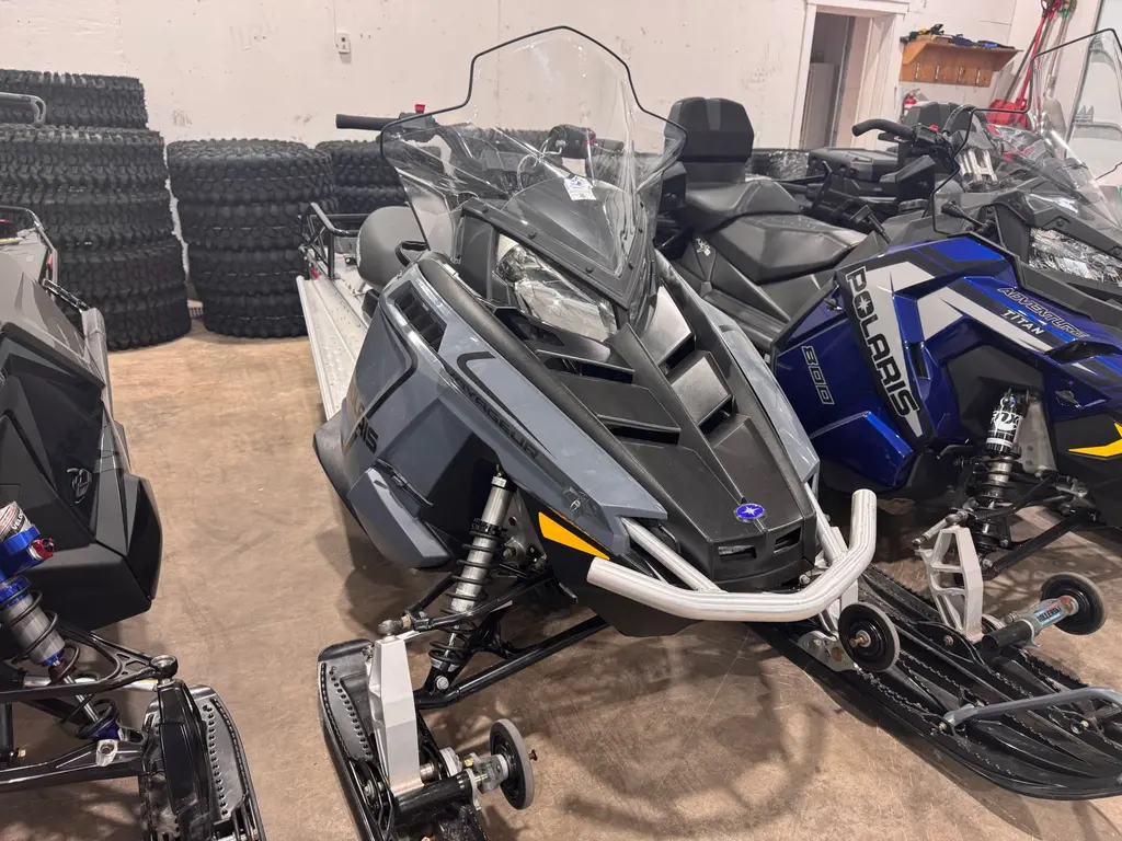 2023 Polaris INDY VOYAGEUR 550 144