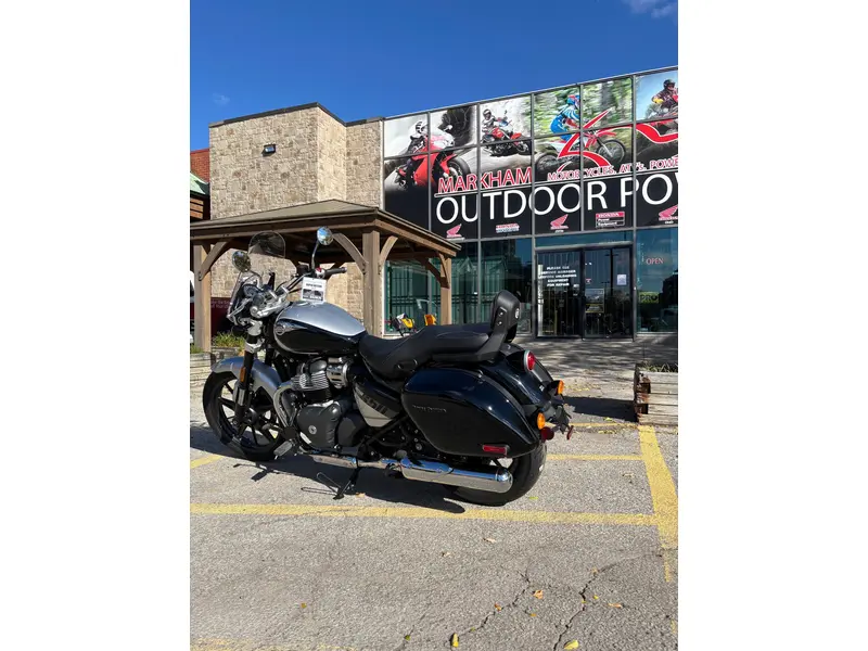 2024 Royal Enfield SUPER METEOR 650 INTERSTELLAR