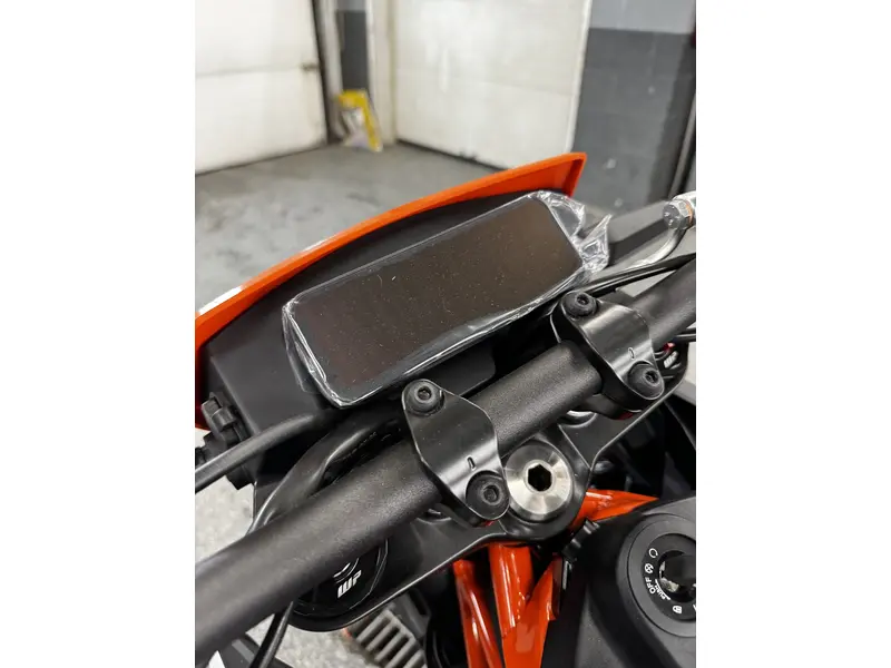 2025 KTM 390 SMC R thumbnail 11