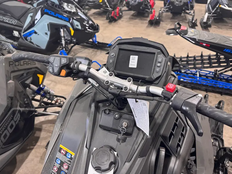 2025 Polaris INDYVR1 BOOST 137 Shadow Gray / Gloss Black