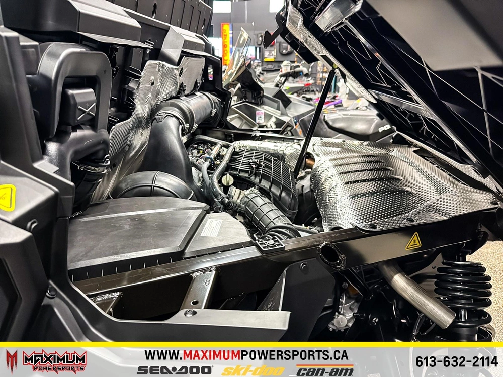 Can-am Defender Xt Hd11 W/10.25 Infotainment 2026 alt