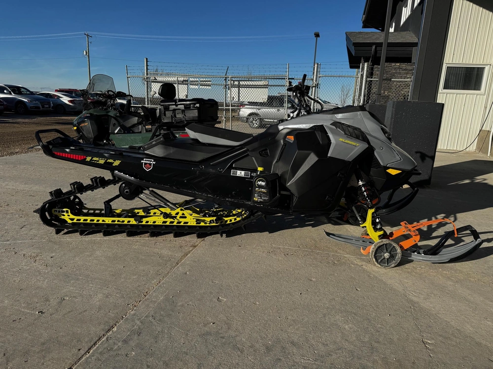 2026 Ski-doo Summit Adr W/ Edge Pkg 154 850 E-tec Powdermax Light Flexedge 2.5" Shot alt