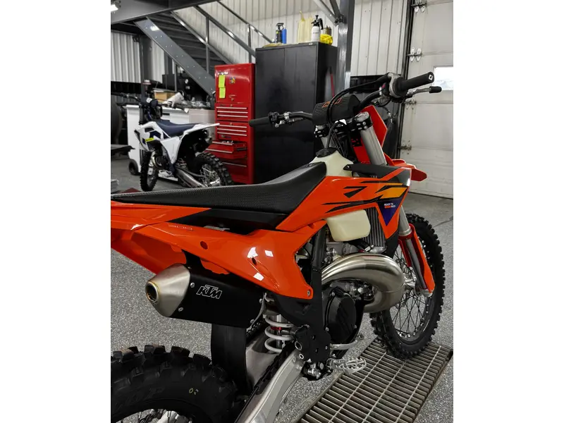 2026 KTM 300 XC thumbnail 9