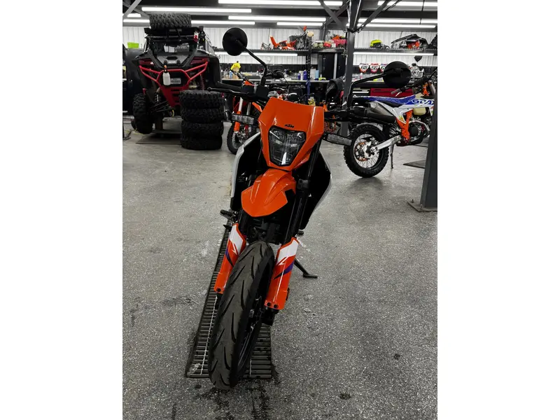 2025 KTM 390 SMC R thumbnail 7