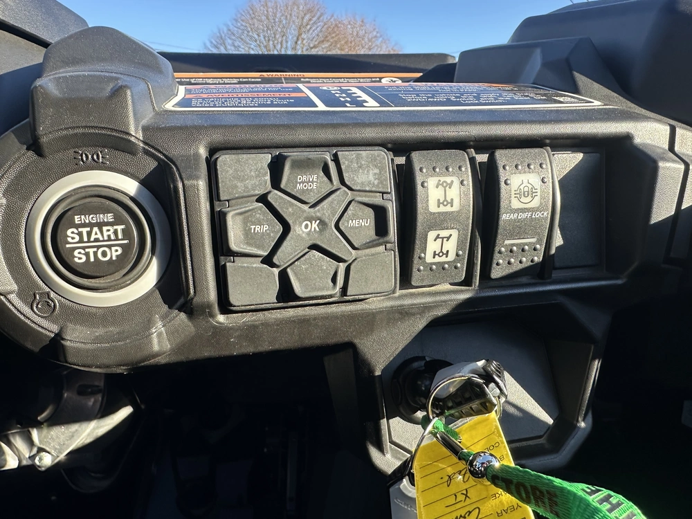 2026 Can-am Commander Xt 700 alt