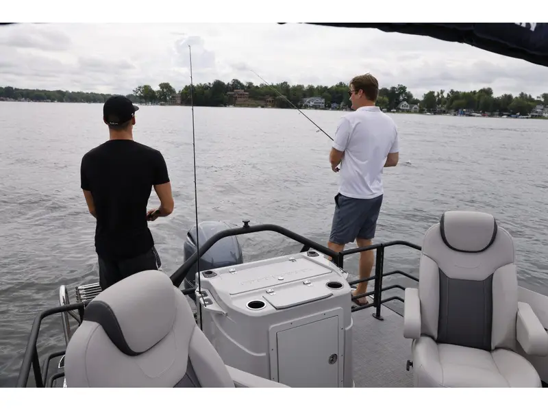 2024 Sylvan L-3 DLZ DH BAR NO Luxury Tax*