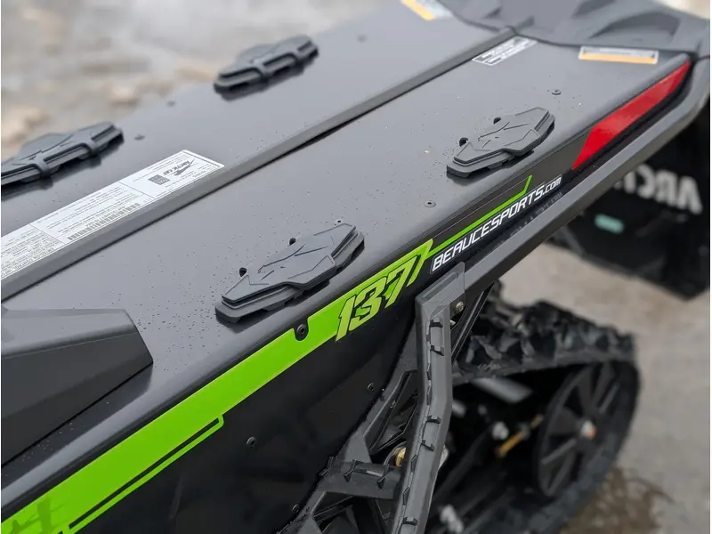 2026 Arctic Cat ZR 858 137 SP ES CN GRN G8 DISPLAY | ⚡ Comparable Polaris Indy XR & Ski-Doo MXZ XRS ⚡ |