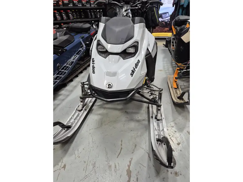 2025 Ski-Doo Summit Adrenaline 154" 2.5