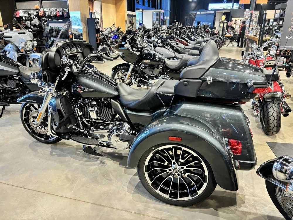 Harley-davidson Triglide Ultra Flhtcutg 2025 alt