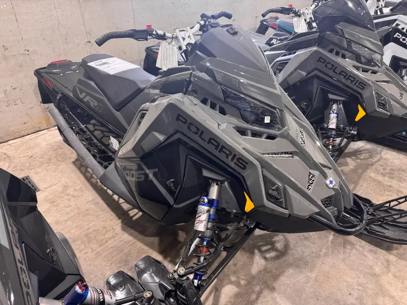2025 Polaris INDYVR1 BOOST 137 Shadow Gray / Gloss Black