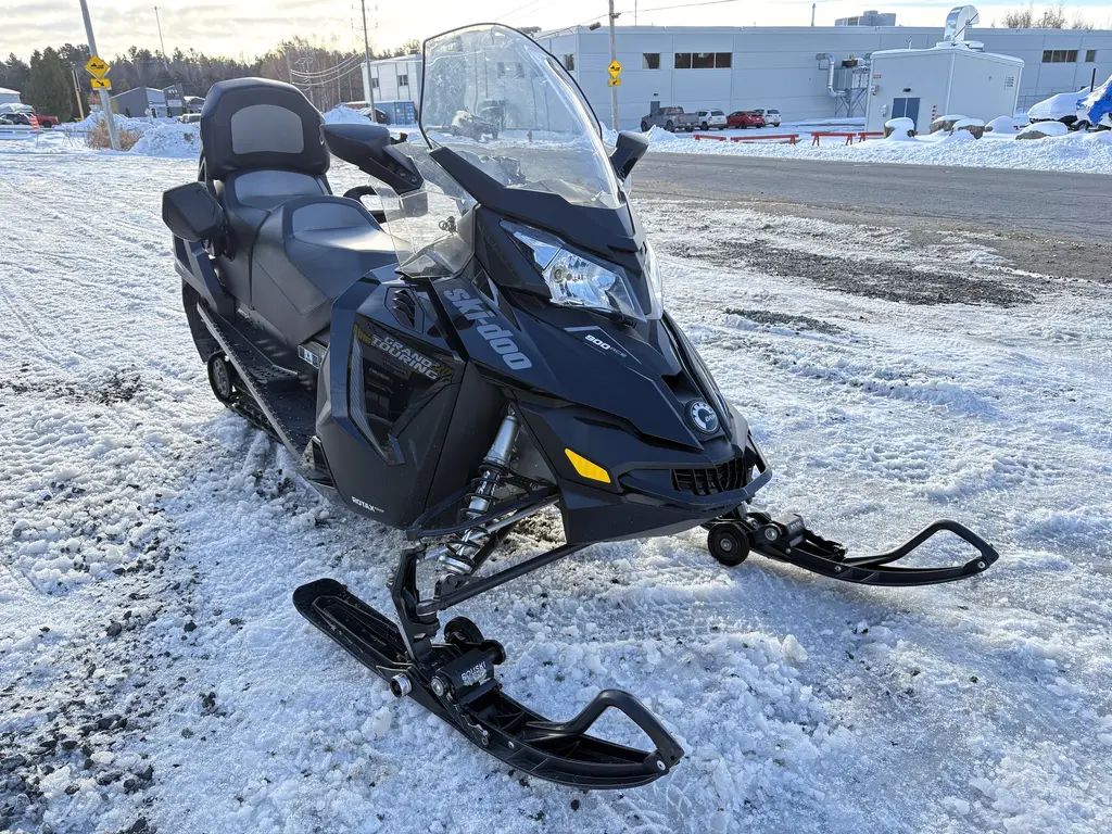 2017 Ski-Doo MOTONEIGE 2017 GRAND TOURING LE 900 ACE