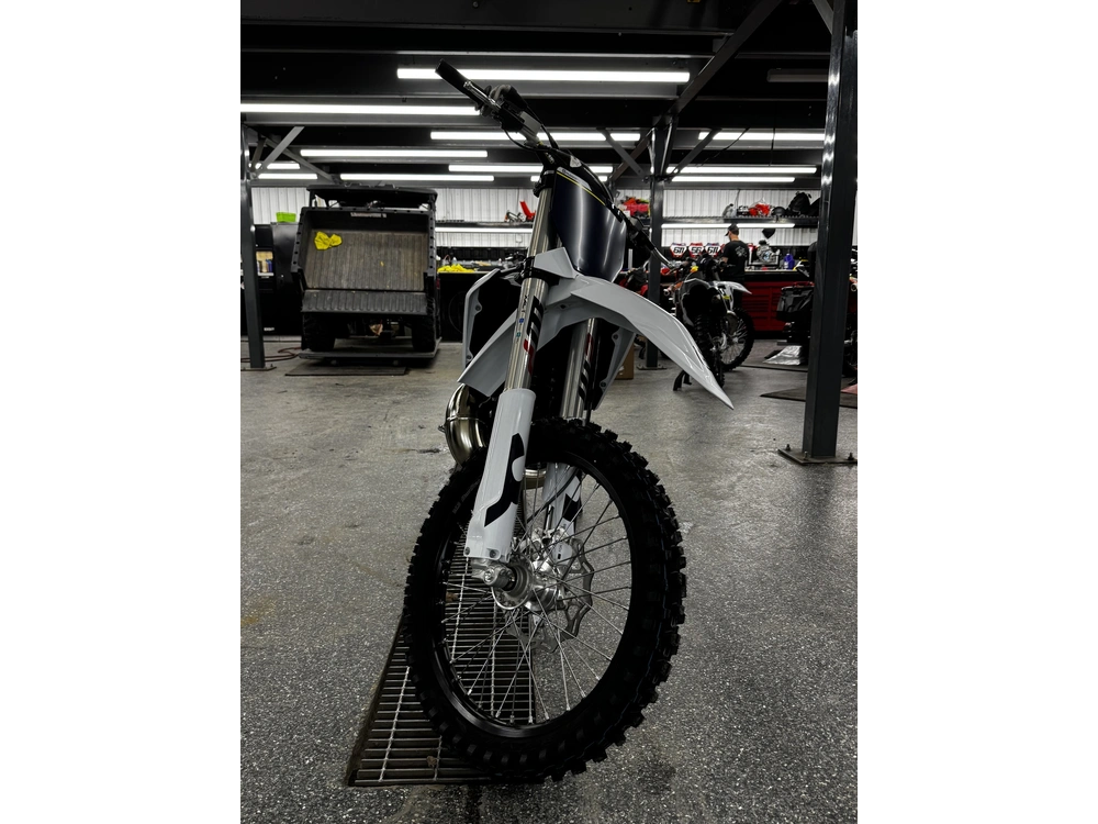 Husqvarna Tc 250 2026 alt
