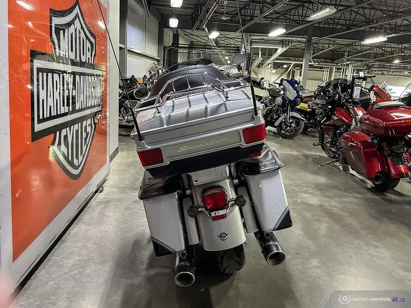 2009 Harley-Davidson FLHTCUSE CVO ULTRA CLASSIC thumbnail 5