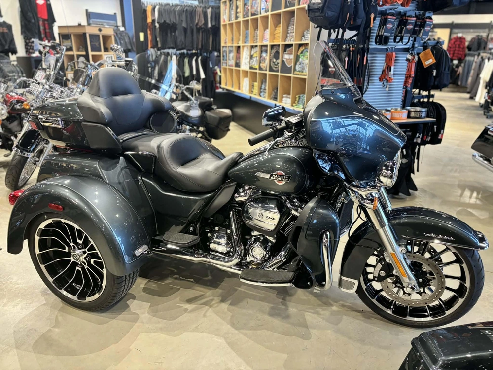 Harley-davidson Triglide Ultra Flhtcutg 2025 alt