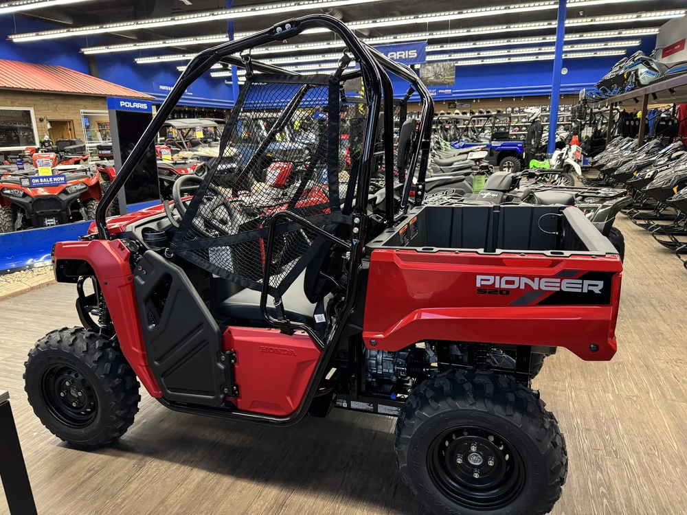 2026 Honda Pioneer 520 alt