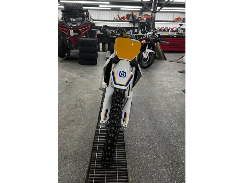 2023 Husqvarna FC 450 HERITAGE thumbnail 7