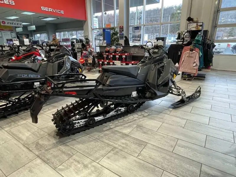 2024 Polaris PROSTAR S4 VOYAGEUR 146