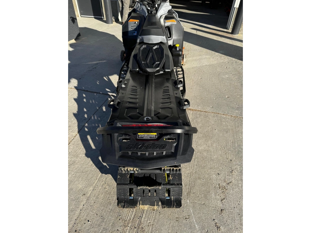 2026 Ski-doo Summit Adr W/ Edge Pkg 154 850 E-tec Powdermax Light Flexedge 2.5" Shot alt