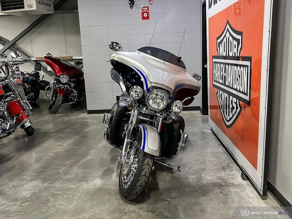 2009 Harley-davidson Flhtcuse Cvo Ultra Classic alt