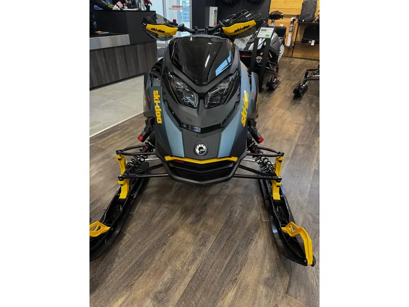 2026 Ski-Doo MXZ X-RS w/ COMP Pkg 850 E-TEC Turbo R RipSaw II 2-Ply 1.25" SHOT w/ S-S w/ 10.25" Touch.
