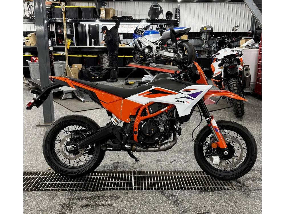 Ktm 390 Smc R 2025 alt