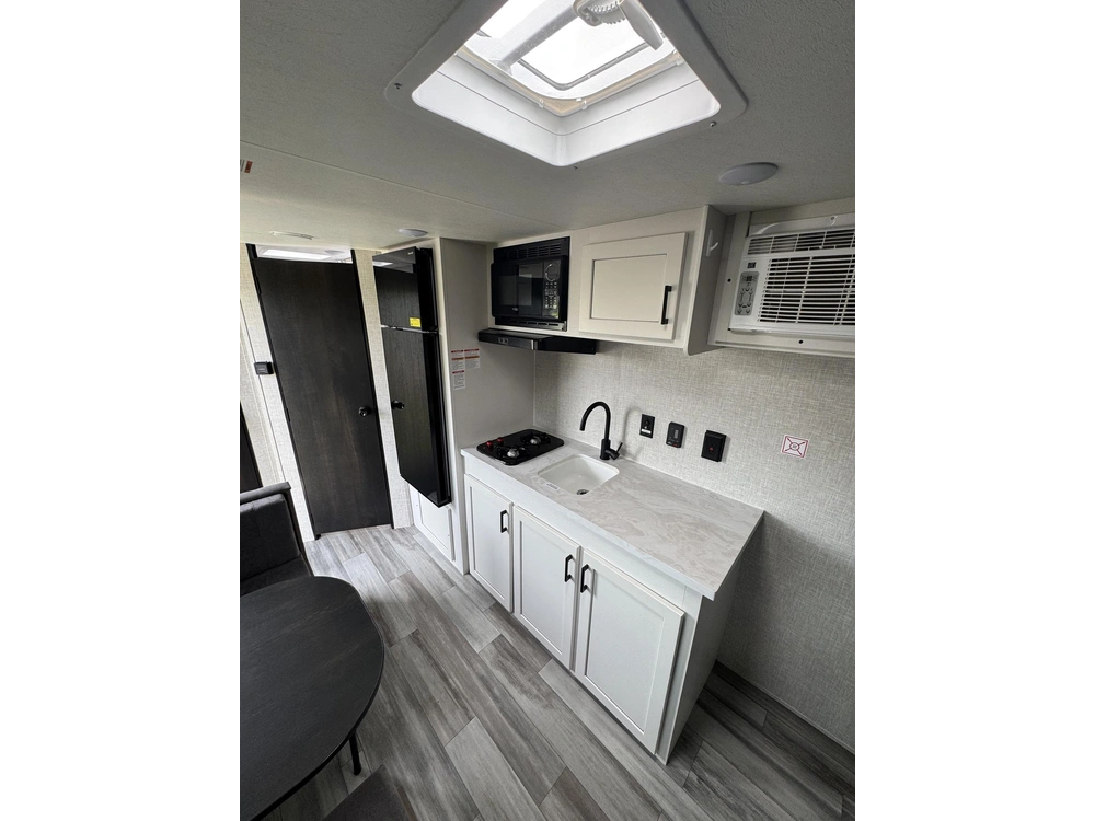 2024 Jayco White Hawk Ultra Lite 195rb alt