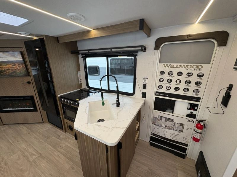 Wildwood X Lite 25 Ice 2026 alt